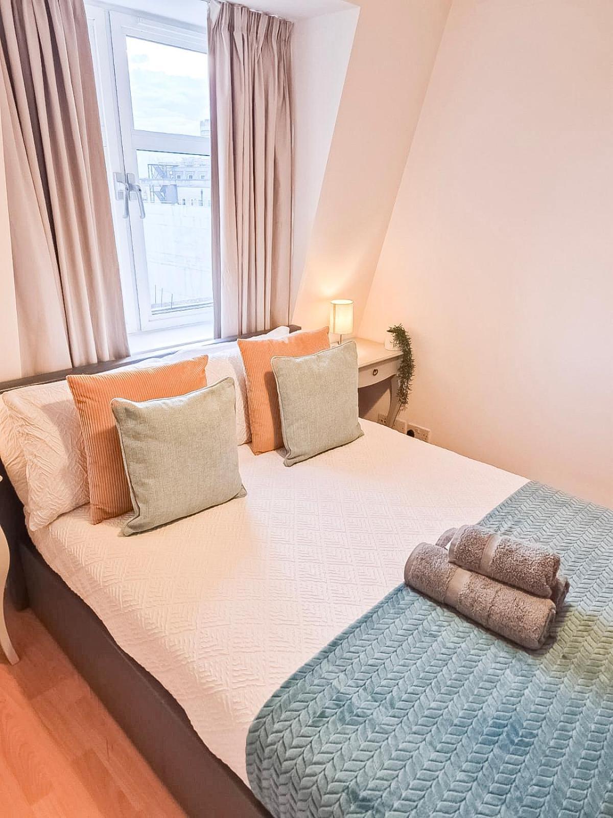 3 Bedroom Flat With Free Secured Parking In Borough Near The Shard, Bermondsey * Londra
